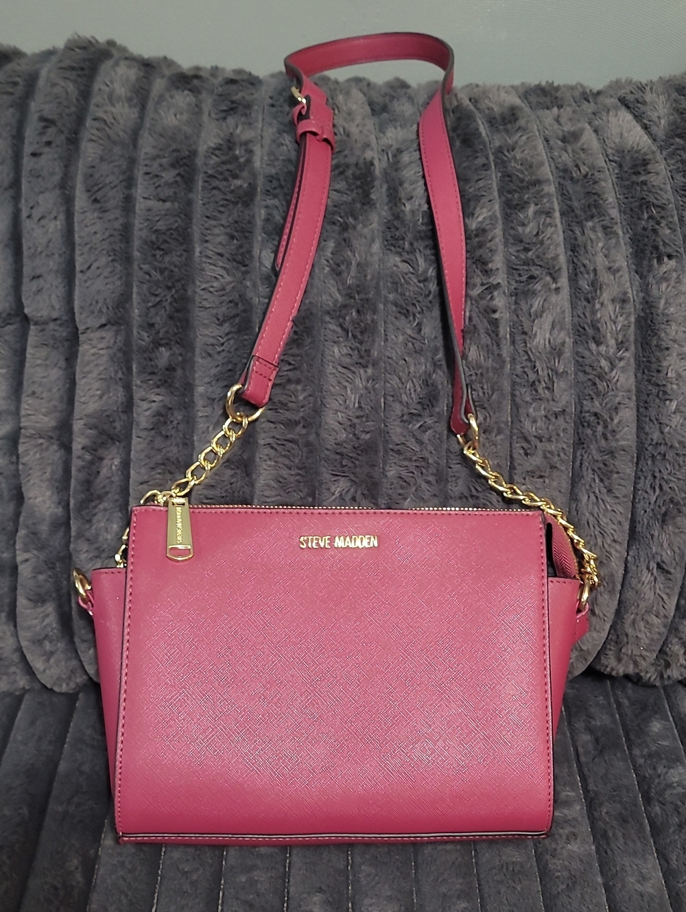 MICHAEL KORS Fuchsia Leather Crossbody with Gold Hardware